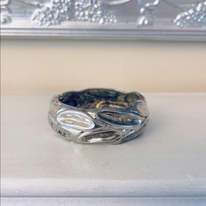 Round hinged silver plated bracelet